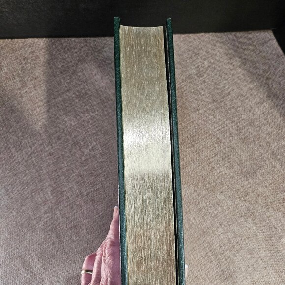 HG Wells Treasury of World Masterpieces Hard Copy Forest Green Leather Bound - Picture 4 of 12